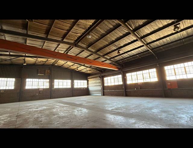 1,840M² WAREHOUSE TO LET IN MEADOWDALE